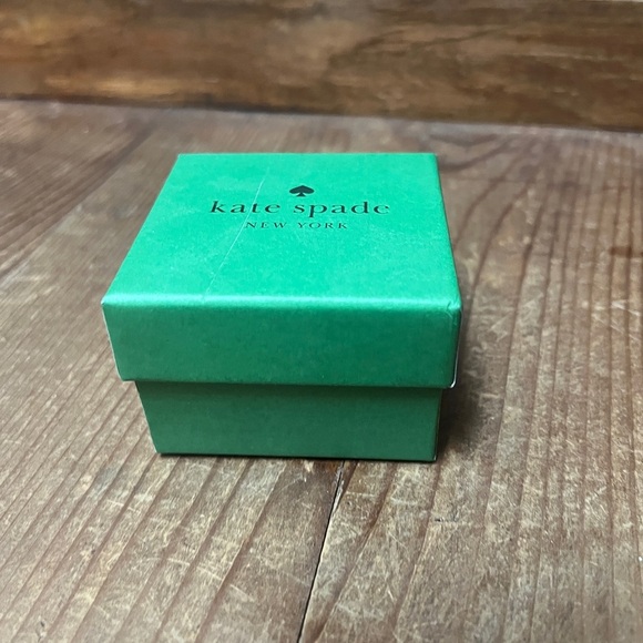 Kate Spade Gold Heart Earrings 💛 - Picture 2 of 2